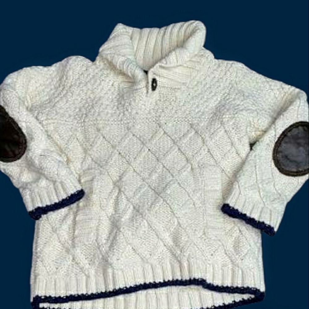 Newton Trading Co little girls white sweater size 5T